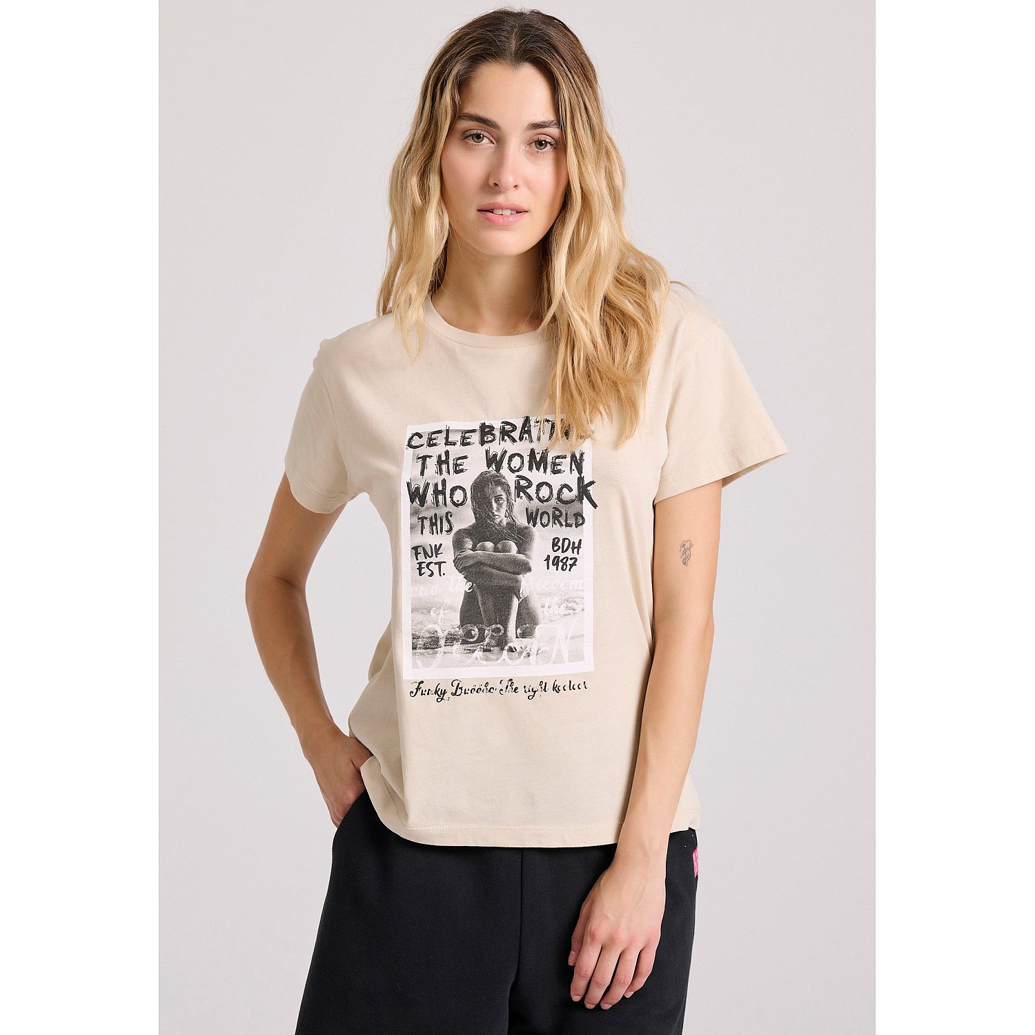 FUNKY BUDDHA Γυναικείο T-Shirt FBL009-124-04