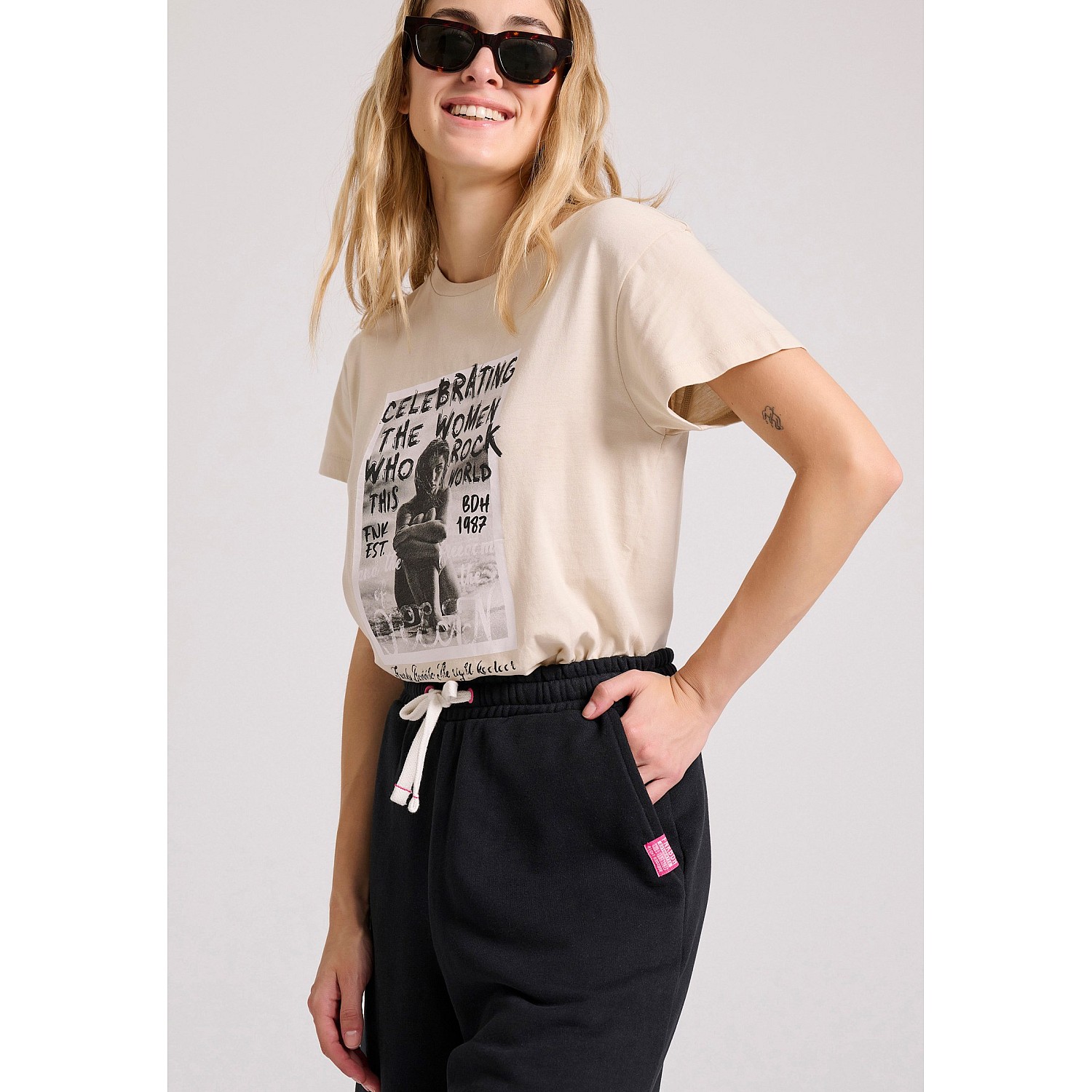 FUNKY BUDDHA Γυναικείο T-Shirt FBL009-124-04
