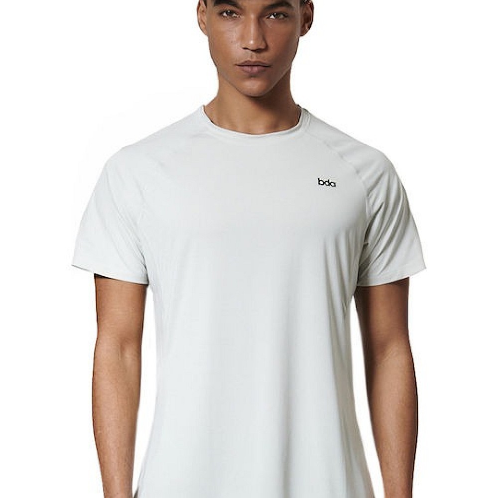 MEN'S LIGHTWEIGHT SHORT-SLEEVE YOGA T-SHIRT
