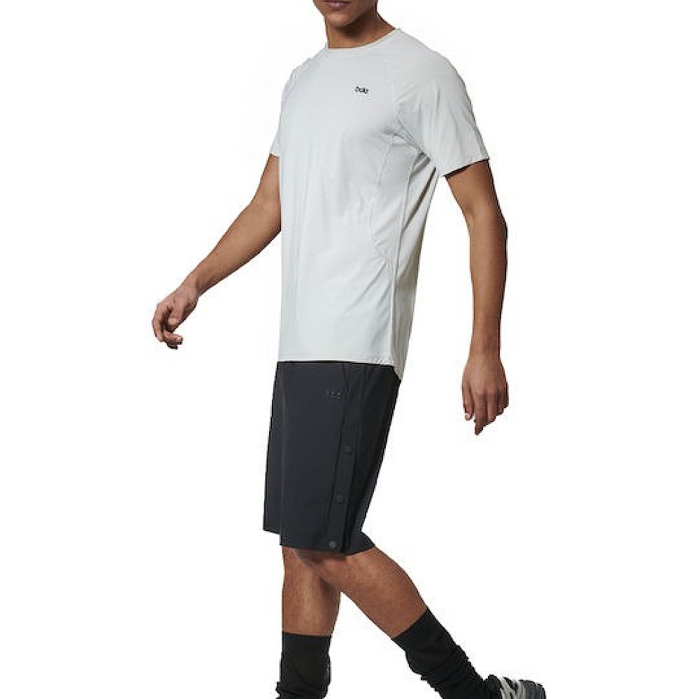 MEN'S LIGHTWEIGHT SHORT-SLEEVE YOGA T-SHIRT