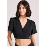 Cropped top με cut out λεπτομέρειες
