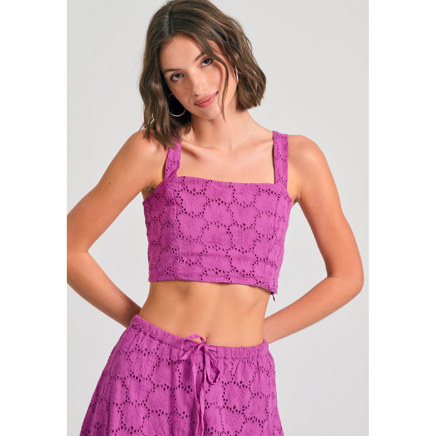 Embroidery cropped top με μοτίβο