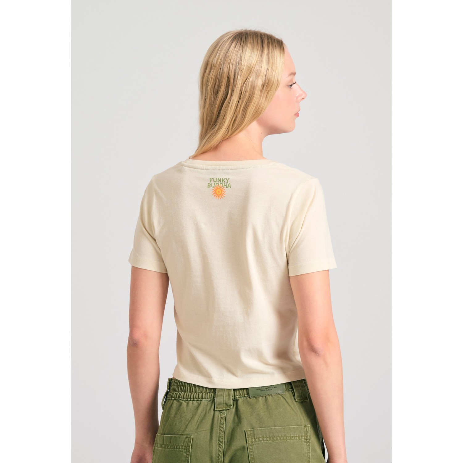 Garment dyed t-shirt με exotic τύπωμα