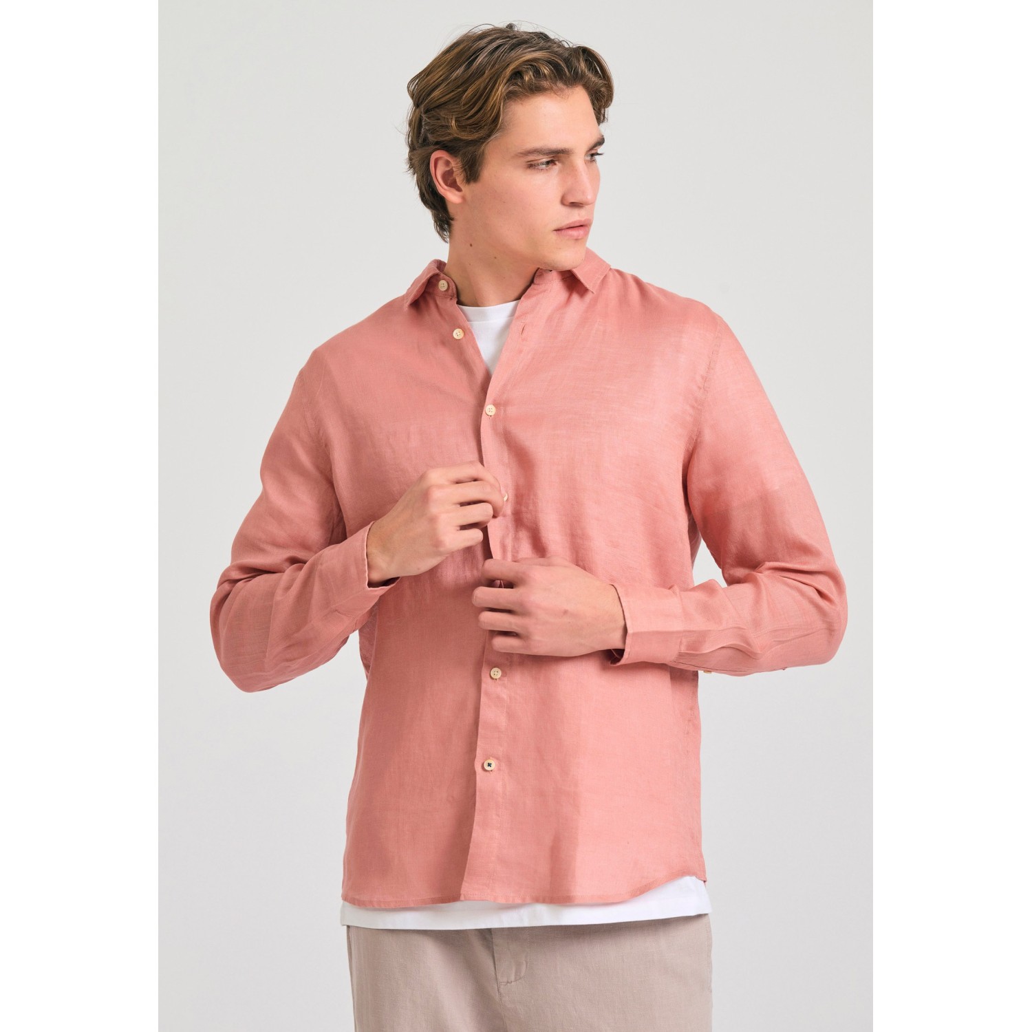 Garment dyed λινό πουκάμισο - The essentials Garment dyed λινό πουκάμισο - The essentials