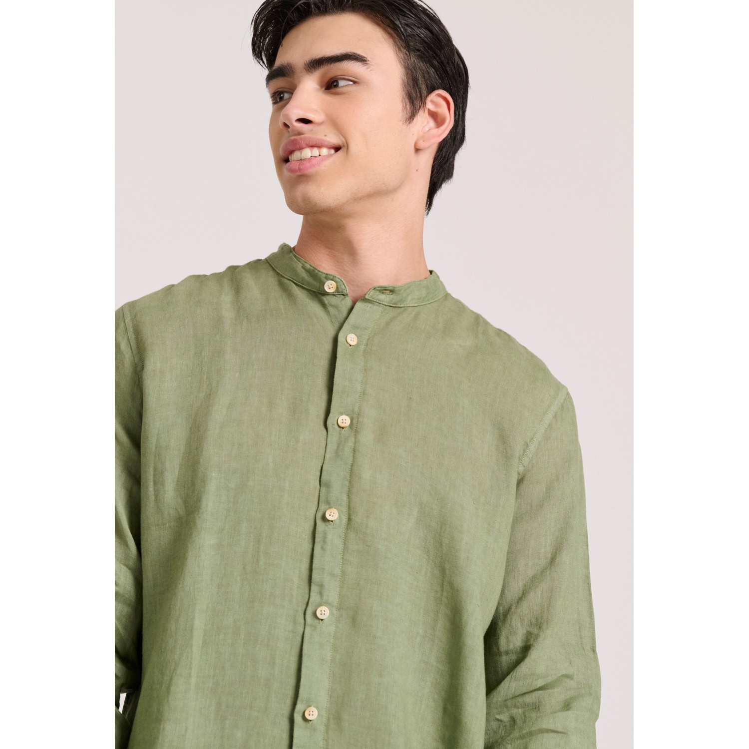 Garment dyed λινό πουκάμισο με λαιμό mao