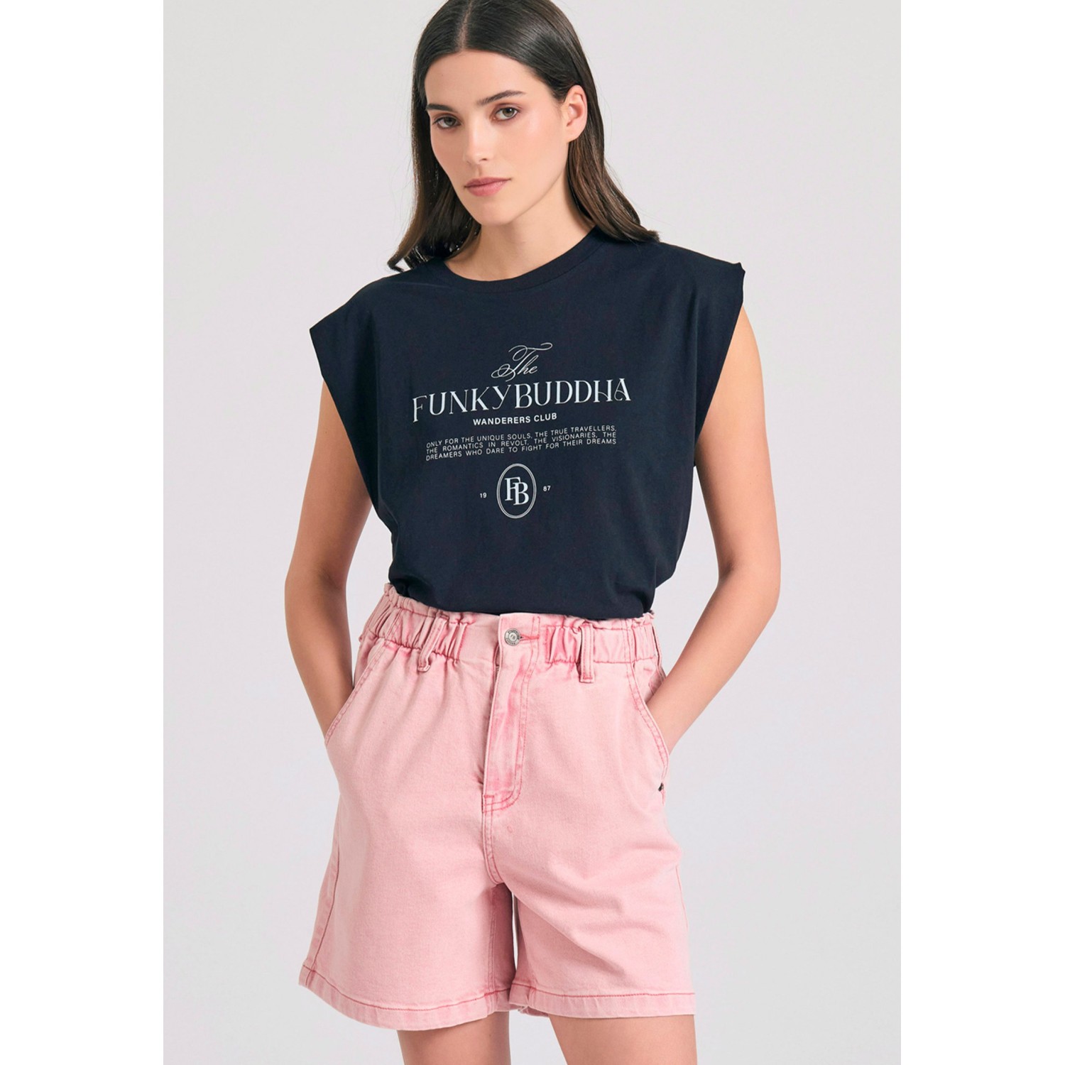 Garment dyed τζιν σορτς με βολάν στη μέση