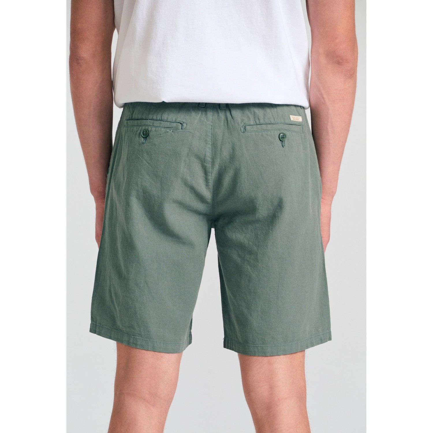Linen blend garment dyed chino βερμούδα. Linen blend garment dyed chino βερμούδα.