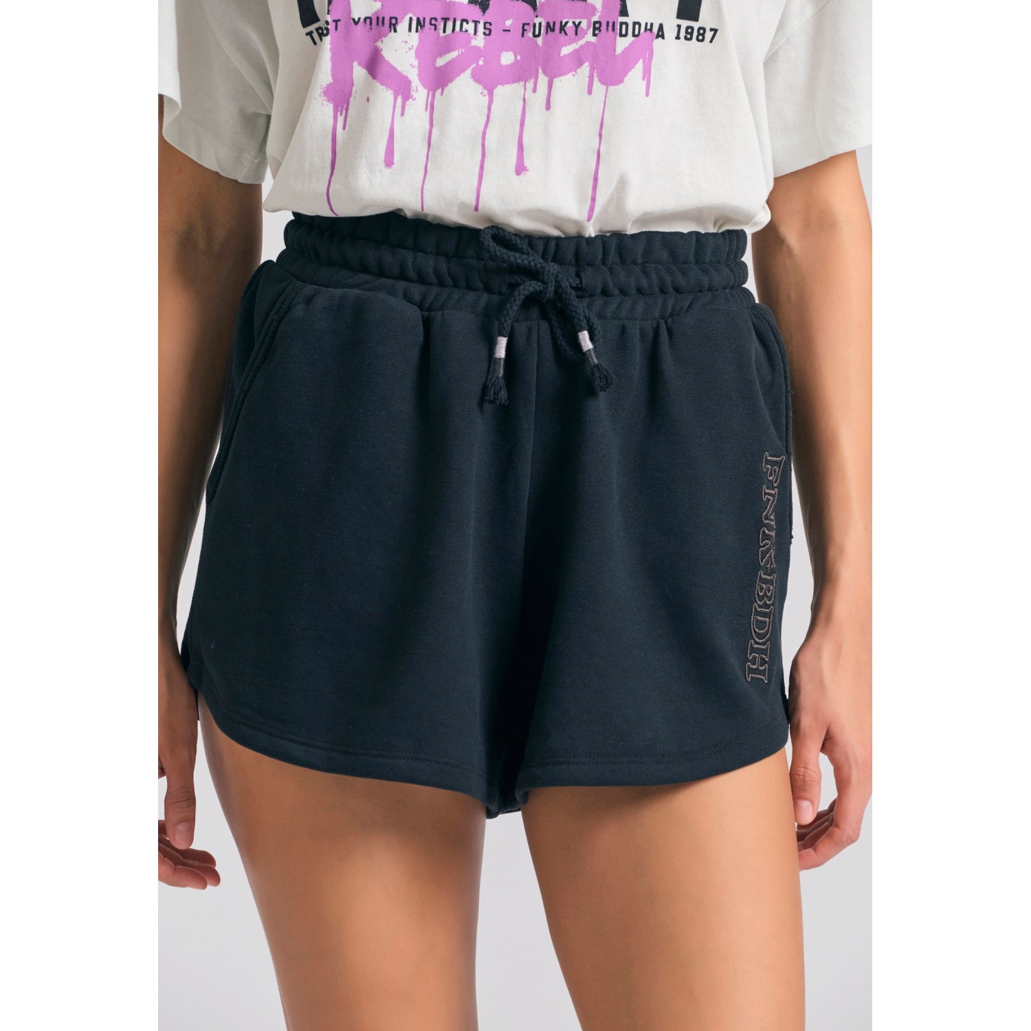Loose fit αθλητικό σορτς με branded κέντημα