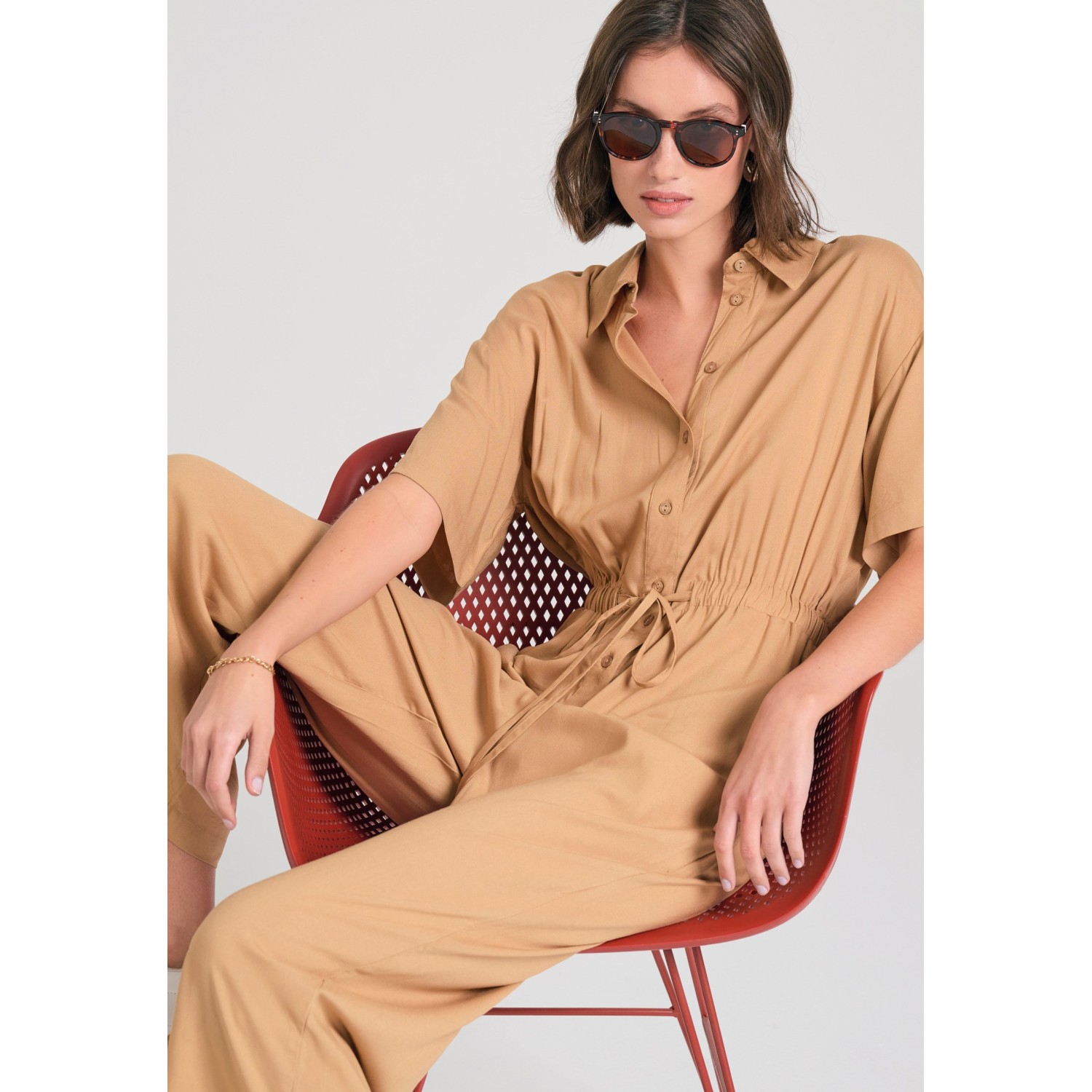 Loose fit ολόσωμη φόρμα με δέσιμο με κόμπο