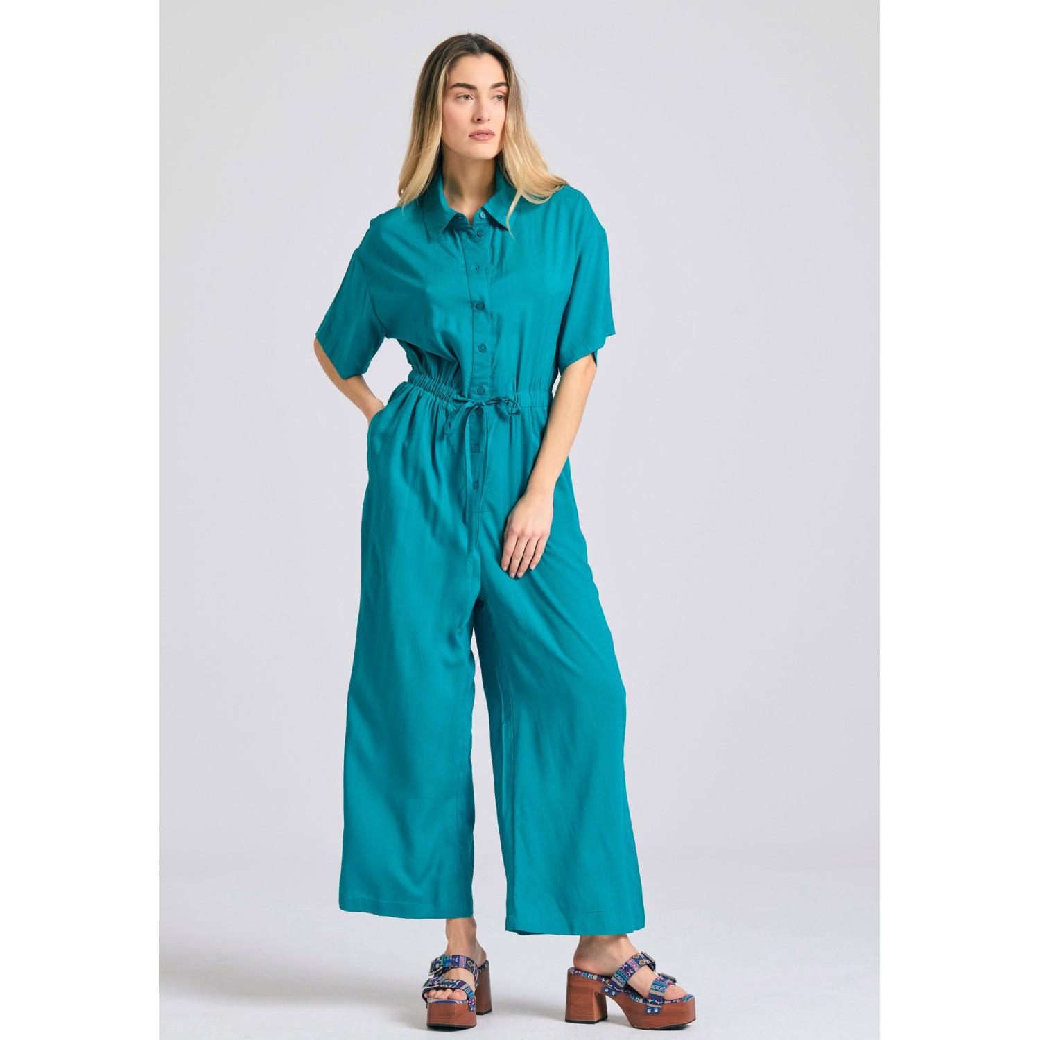 Loose fit ολόσωμη φόρμα με δέσιμο με κόμπο