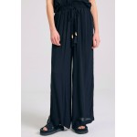 Loose fit παντελόνα από τεχνητό μετάξι