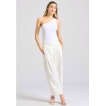 Loose fit παντελόνι με πιέτες στη μέση Loose fit παντελόνι με πιέτες στη μέση