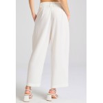 Loose fit παντελόνι με πιέτες στη μέση Loose fit παντελόνι με πιέτες στη μέση