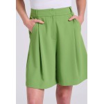 Loose fit σορτς με μονή πιέτα στη μέση Loose fit σορτς με μονή πιέτα στη μέση