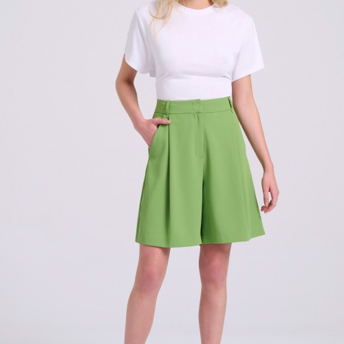 Loose fit σορτς με μονή πιέτα στη μέση Loose fit σορτς με μονή πιέτα στη μέση