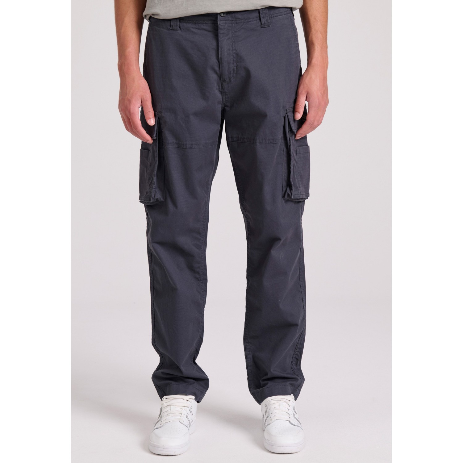 Loose tapered fit cargo παντελόνι σε ζακάρ ύφανση
