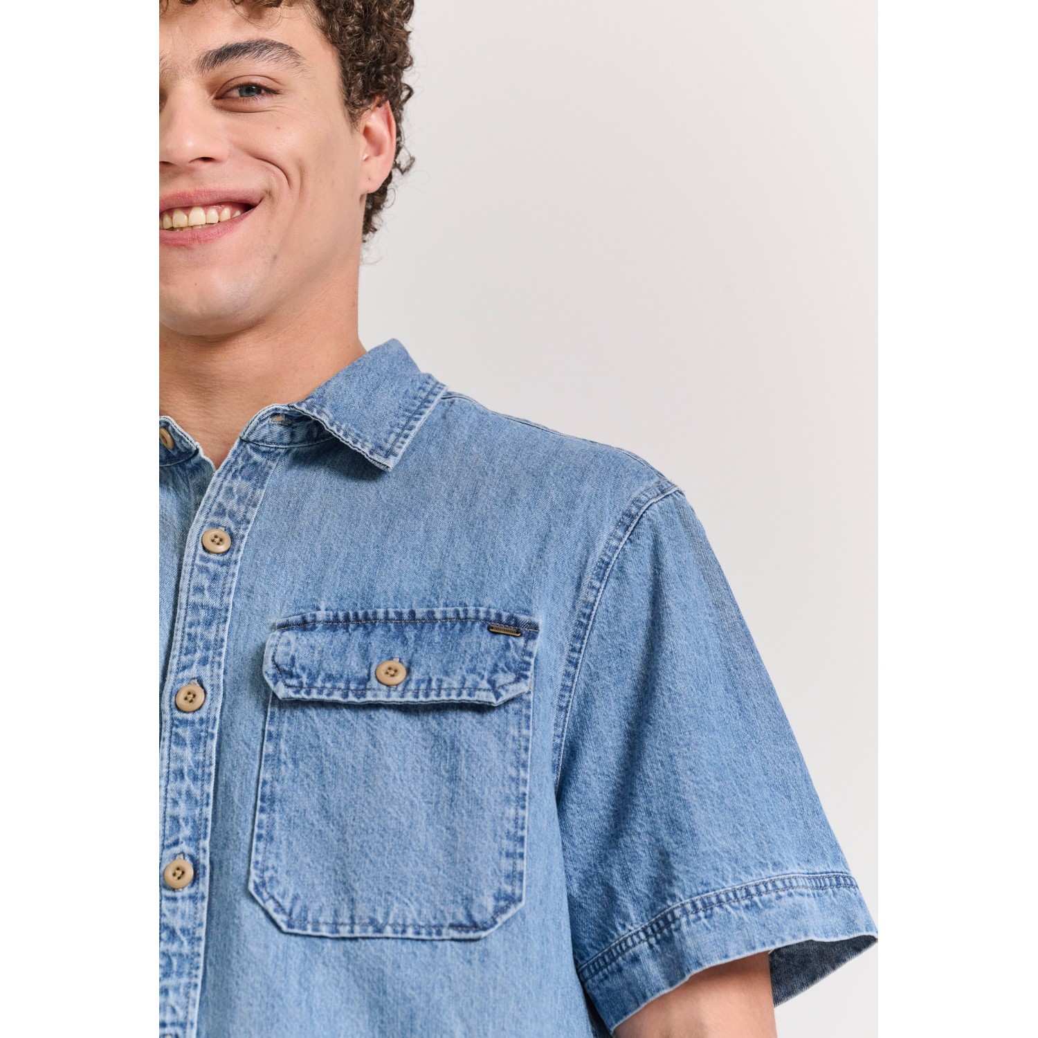 Overshirt denim πουκάμισο με τσέπες στο στήθος