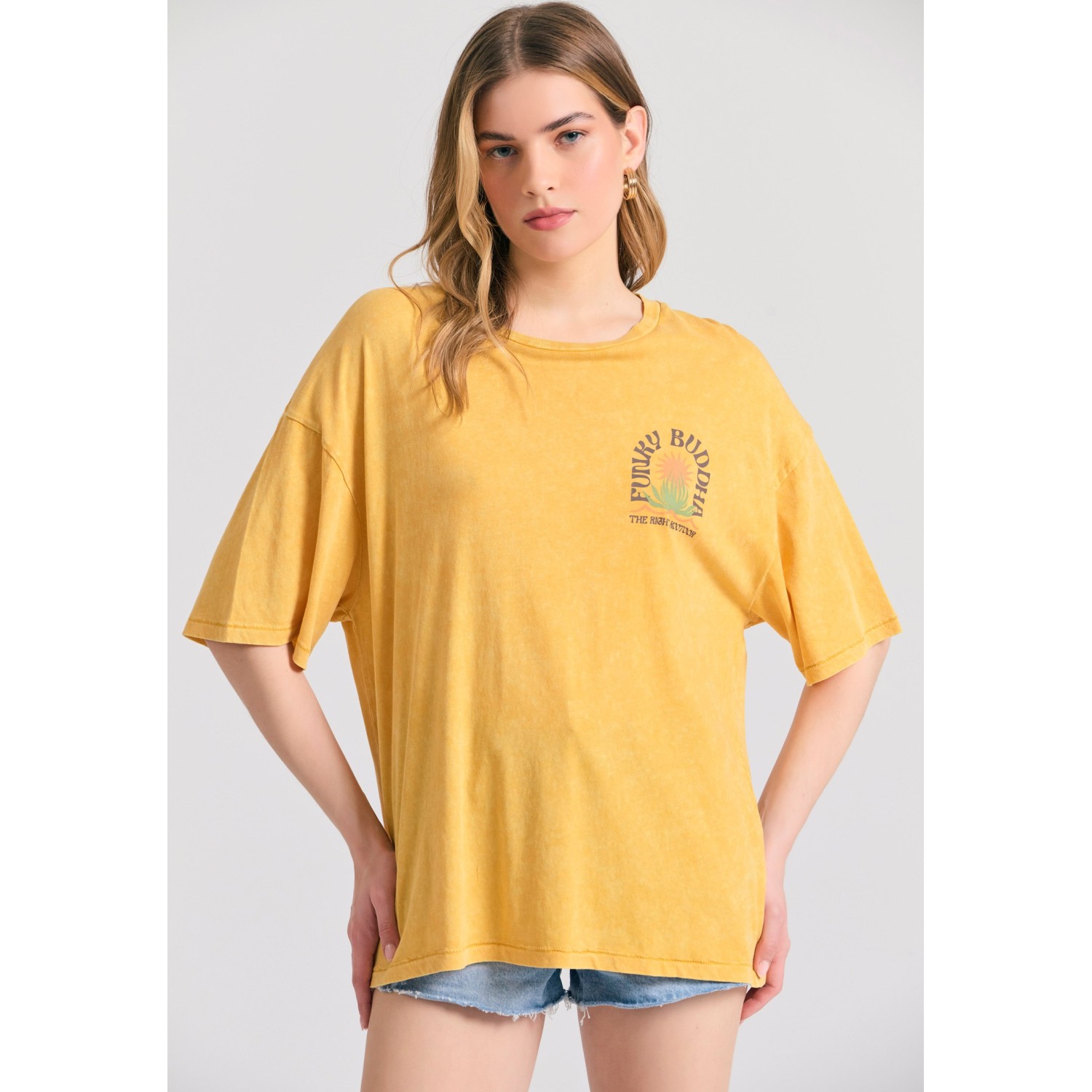 Oversized garment dyed t-shirt με τύπωμα στην πλάτ