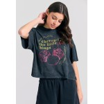 Oversized grament dyed t-shirt με photographic τύπ Oversized grament dyed t-shirt με photographic τύπ
