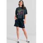 Oversized grament dyed t-shirt με photographic τύπ Oversized grament dyed t-shirt με photographic τύπ