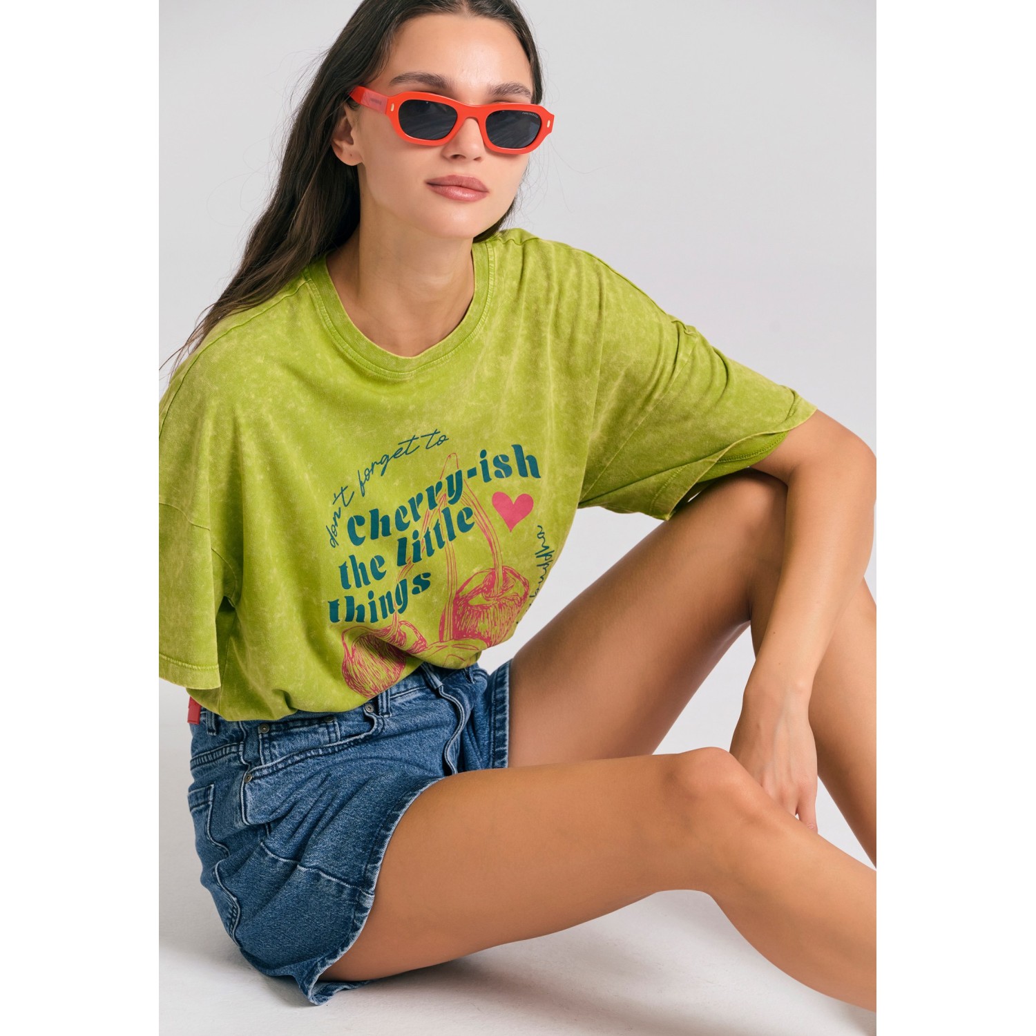 Oversized grament dyed t-shirt με photographic τύπ