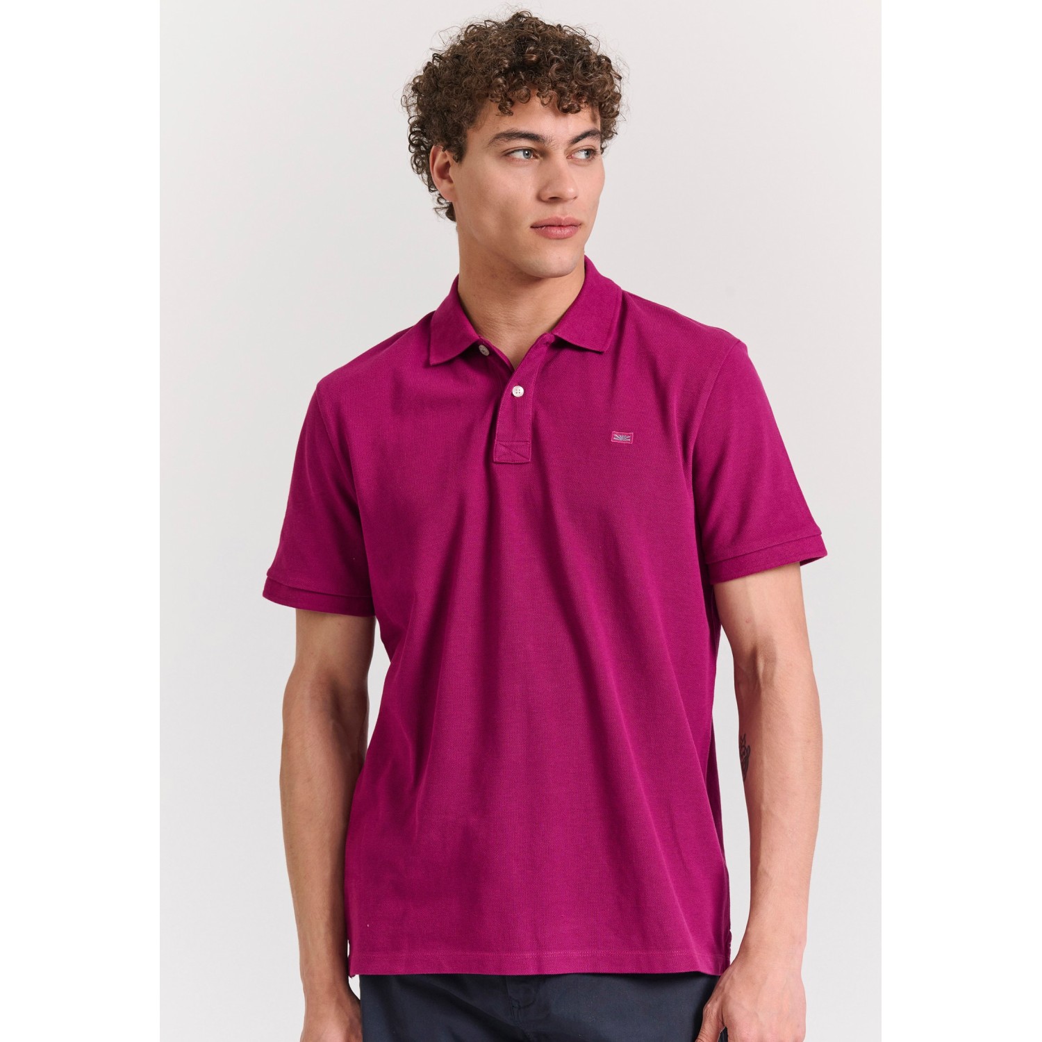 Polo μπλούζα με κεντημένο logo - The essentials