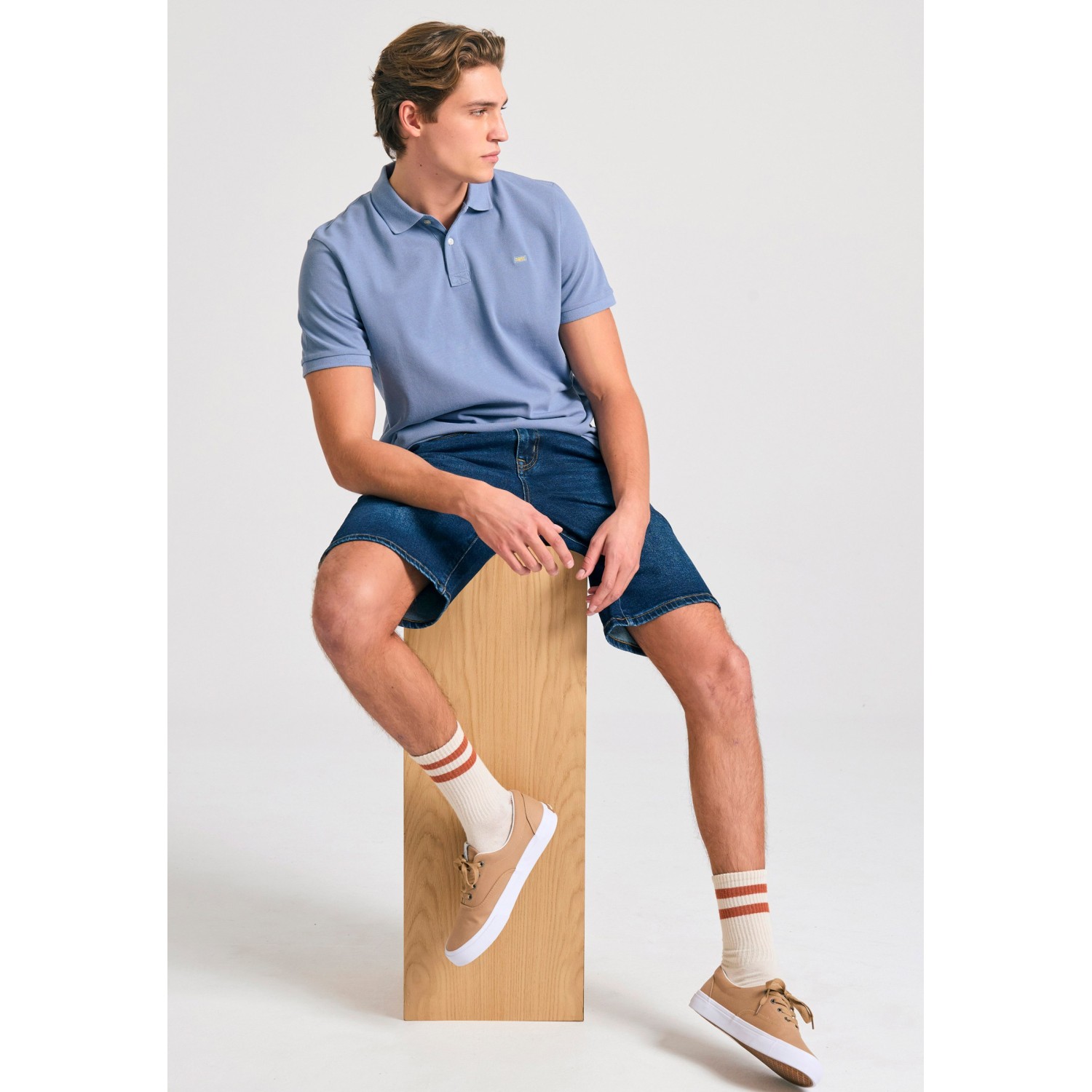 Polo μπλούζα με κεντημένο logo - The essentials