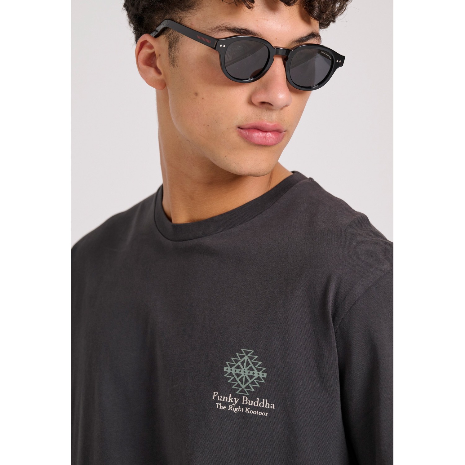 Relaxed fit t-shirt με abstract τύπωμα από οργανικ