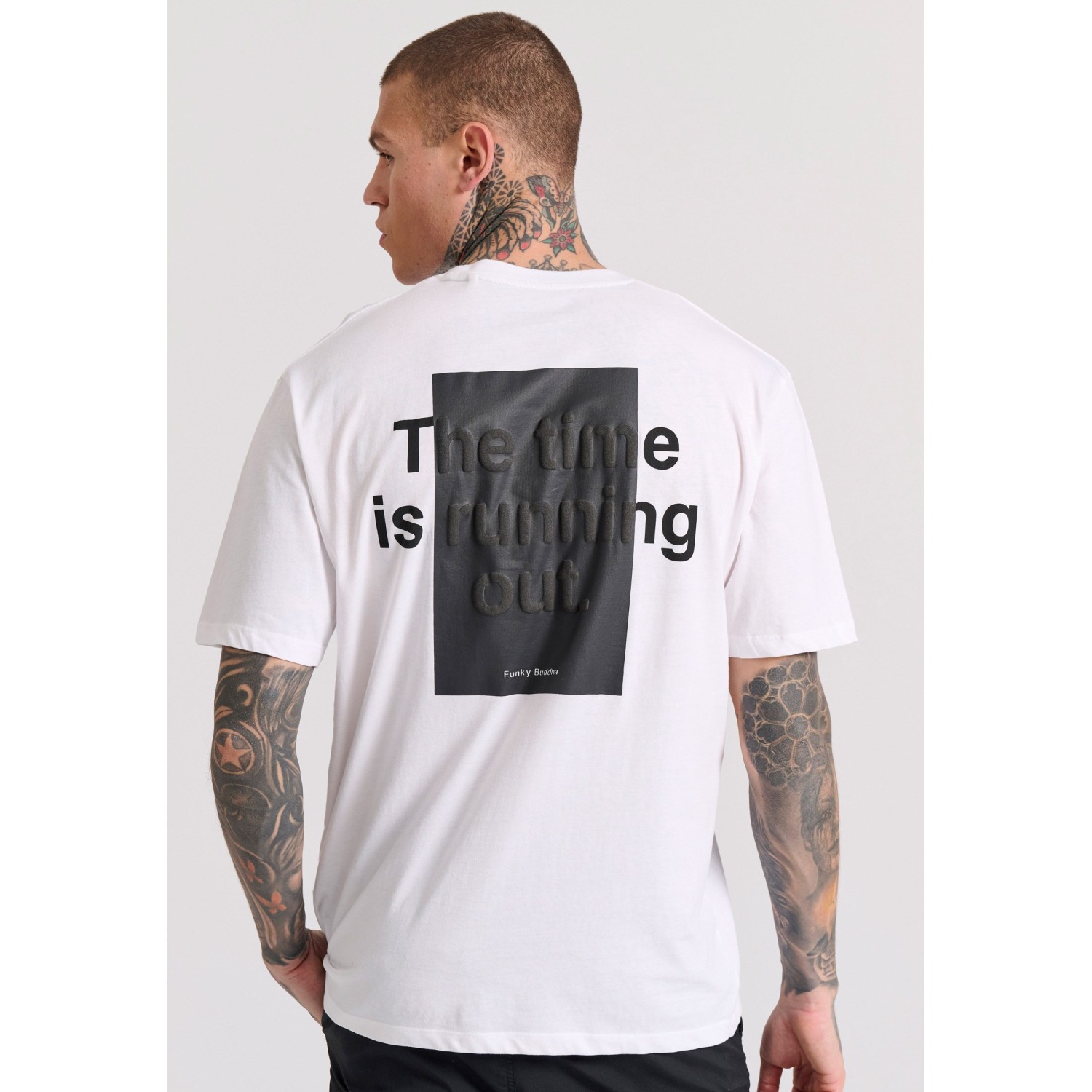 Relaxed fit t-shirt με embossed τύπωμα στην πλάτη Relaxed fit t-shirt με embossed τύπωμα στην πλάτη