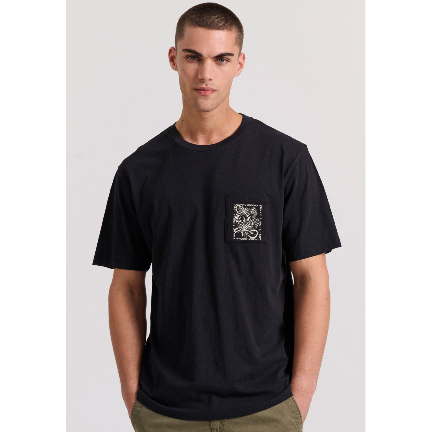 Relaxed fit t-shirt με tropical τύπωμα στην πλάτη