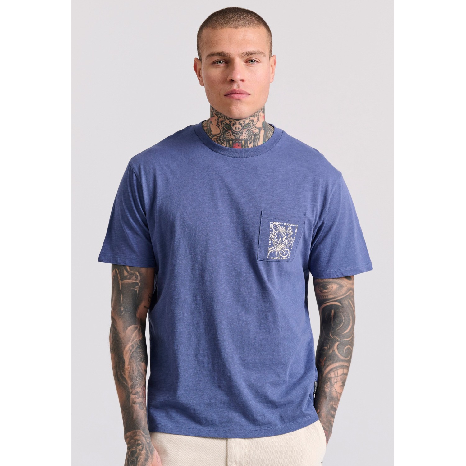 Relaxed fit t-shirt με tropical τύπωμα στην πλάτη
