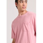 Relaxed fit t-shirt με τσέπη στο στήθος