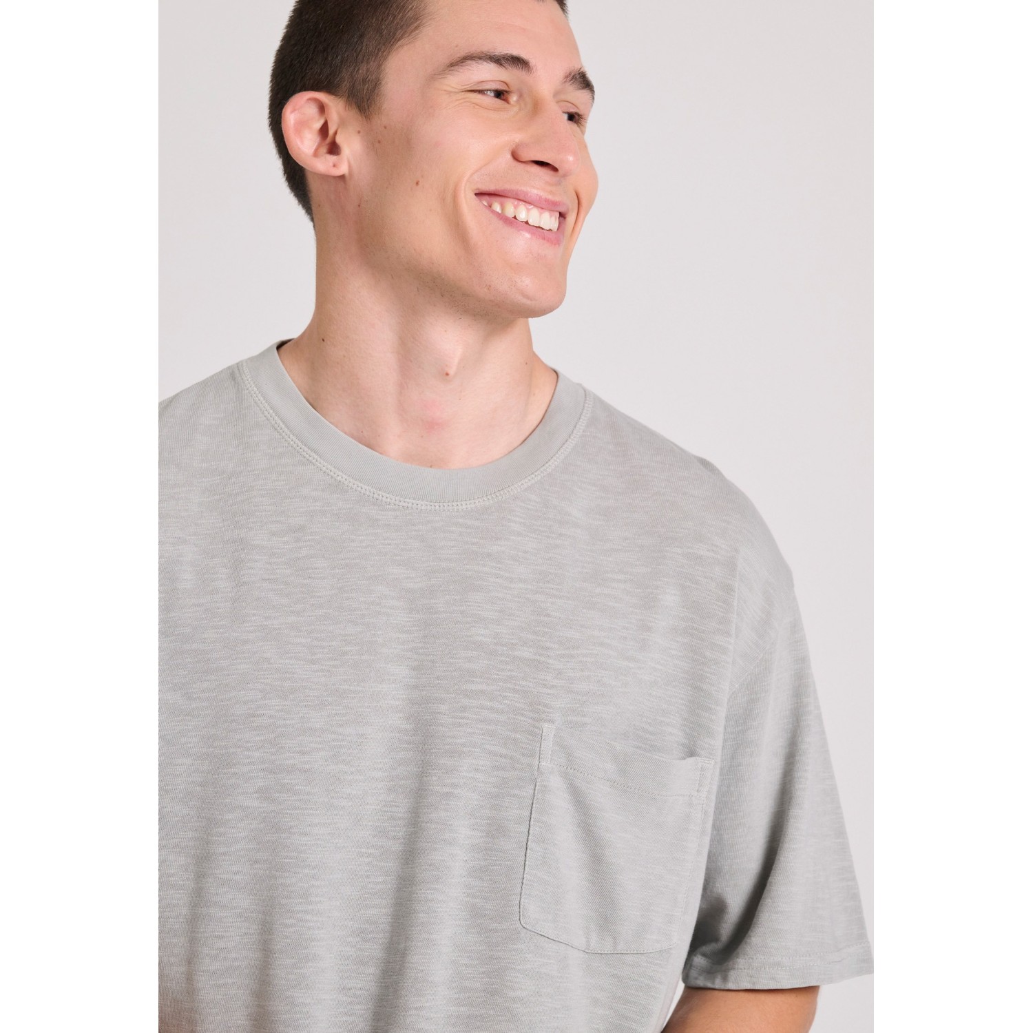 Relaxed fit t-shirt με τσέπη στο στήθος