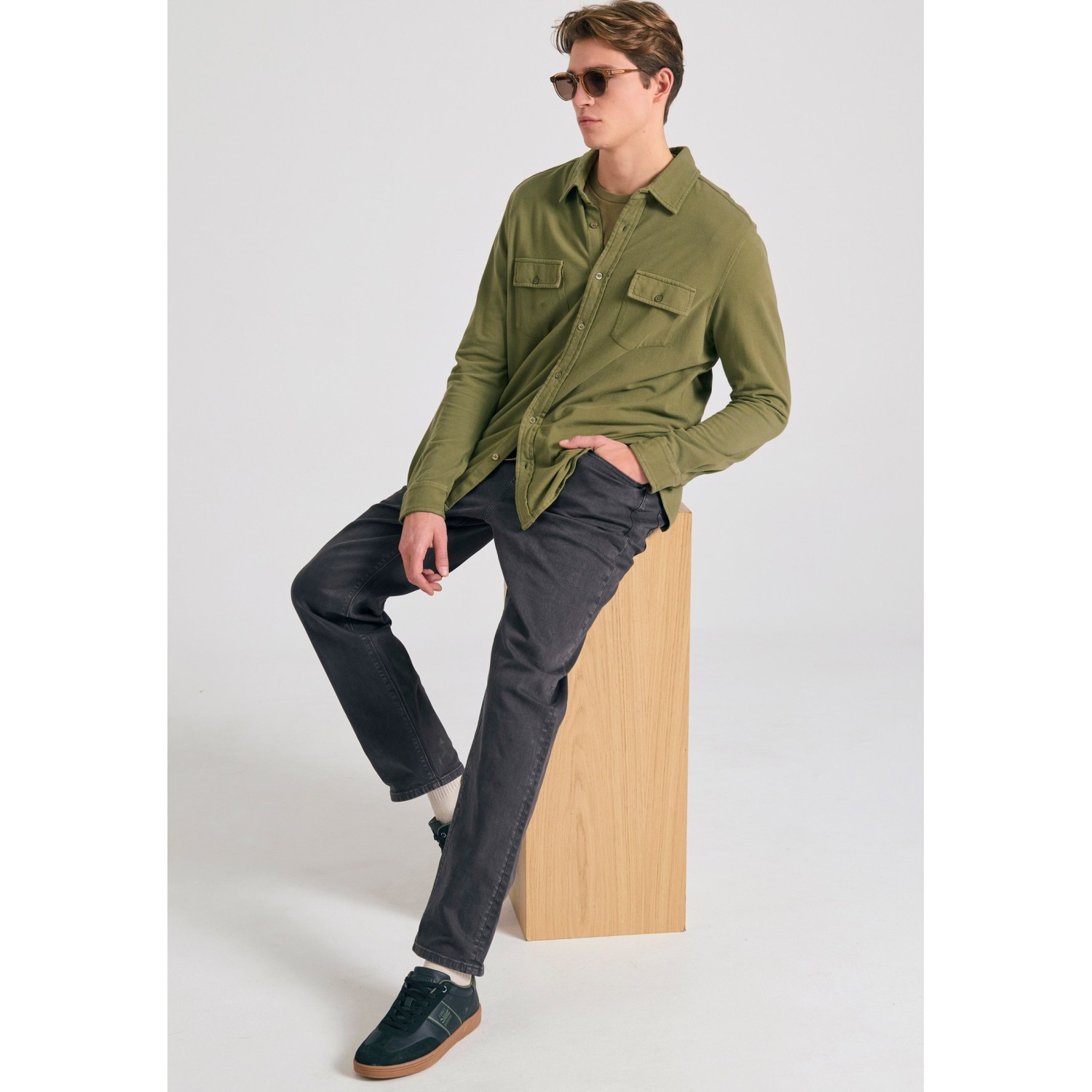 Relaxed tapered fit garment dyed τζιν παντελόνι
