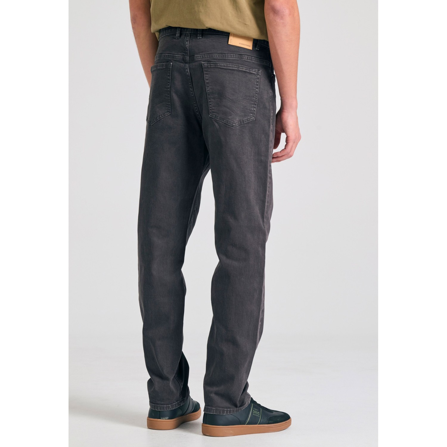 Relaxed tapered fit garment dyed τζιν παντελόνι