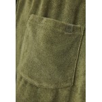Slim tapered fit αθλητική βερμούδα σε πετσετέ ύφασ
