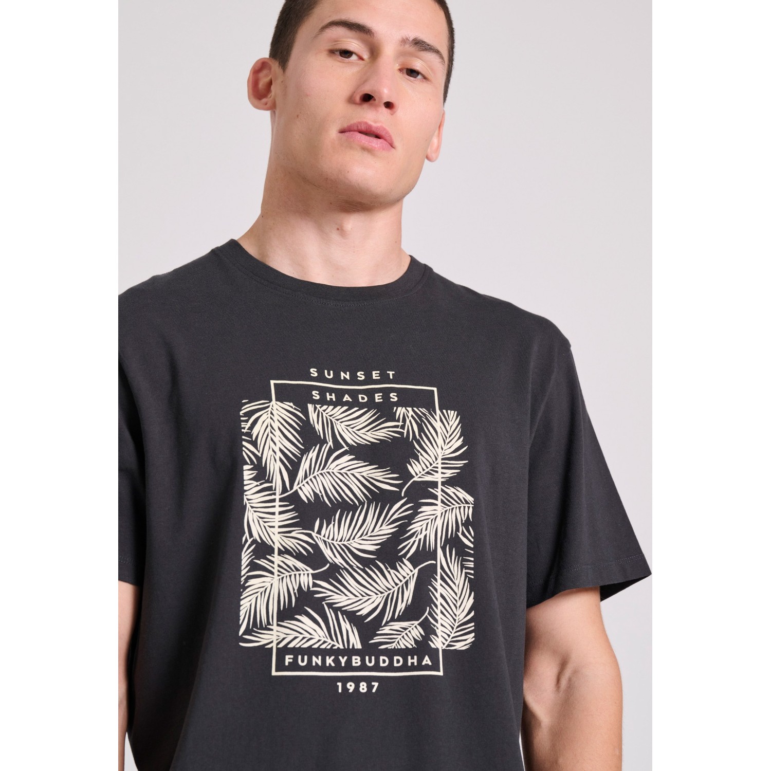 T-shirt με botanic frame τύπωμα