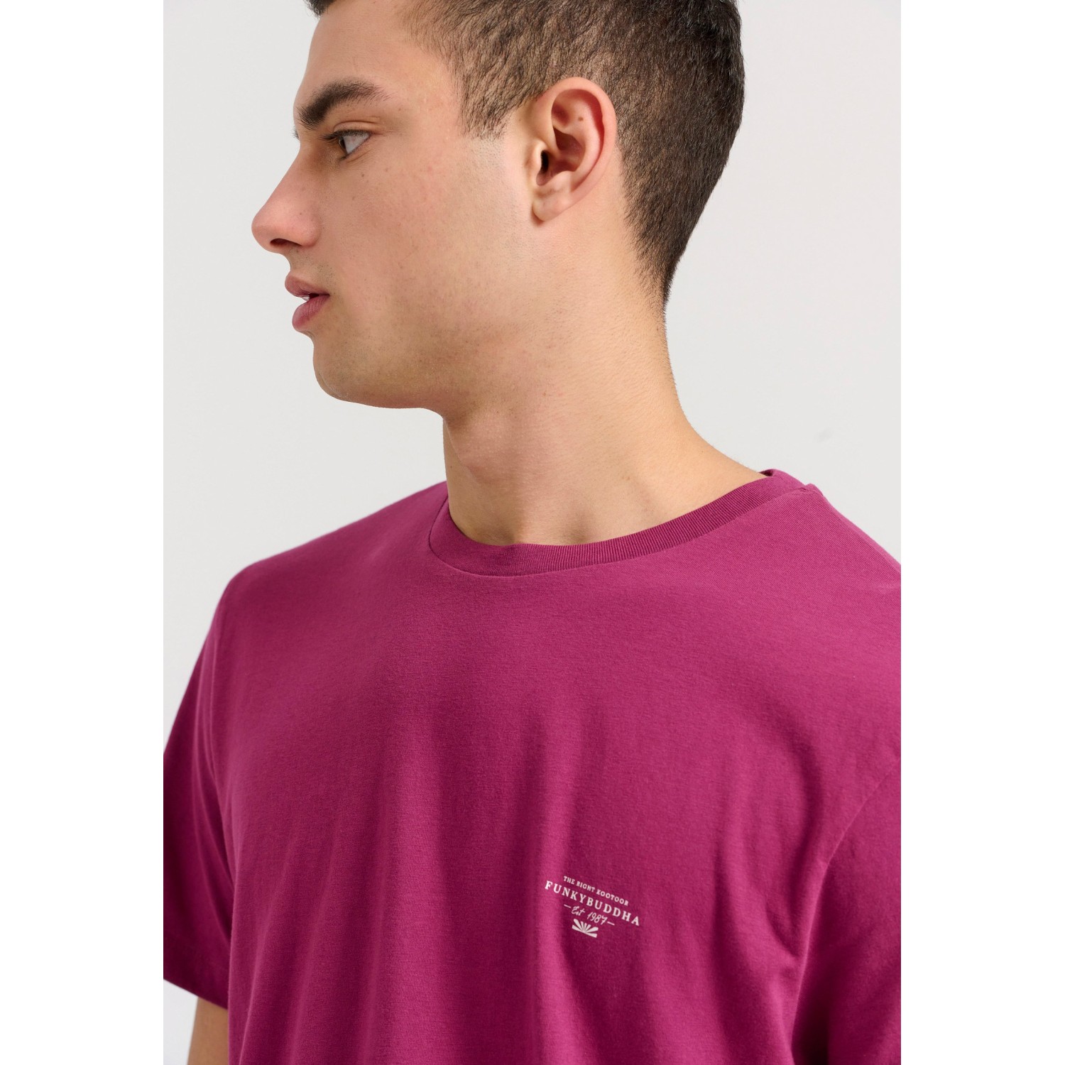 T-shirt με branded τύπωμα - The essentials
