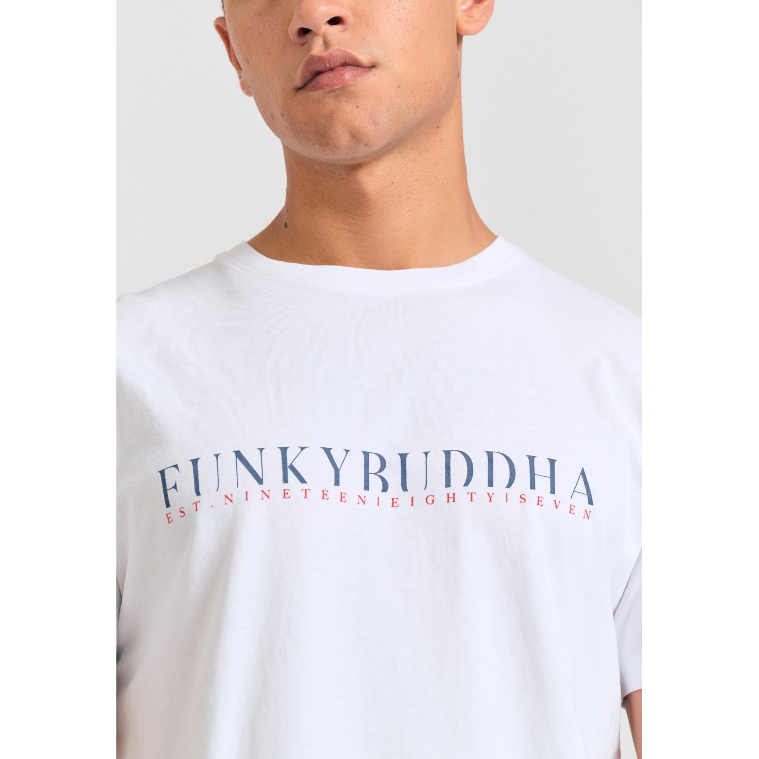 T-shirt με branded τύπωμα στο στήθος