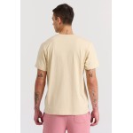T-shirt με embossed τύπωμα στο στήθος T-shirt με embossed τύπωμα στο στήθος