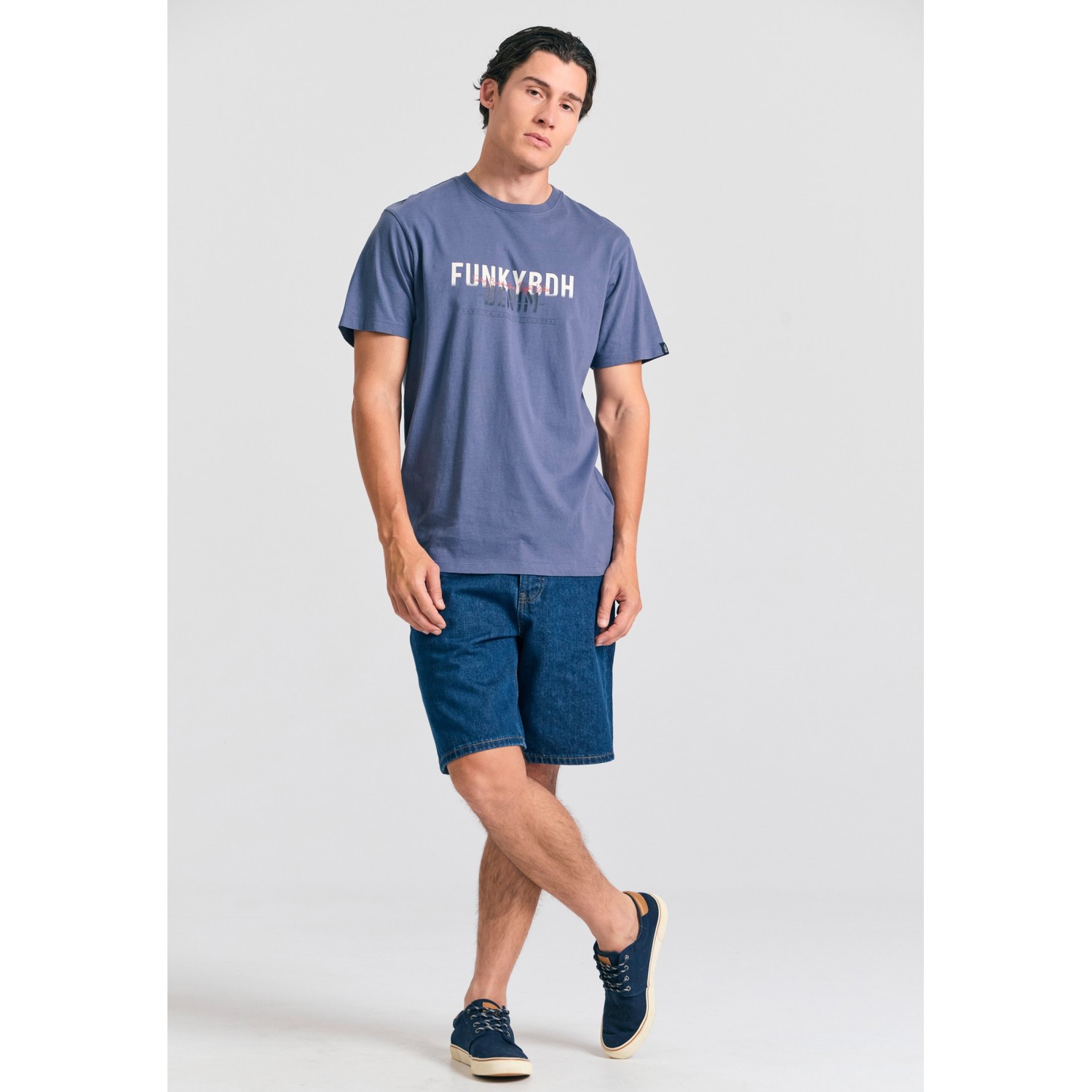 T-shirt με faded τύπωμα στο στήθος
