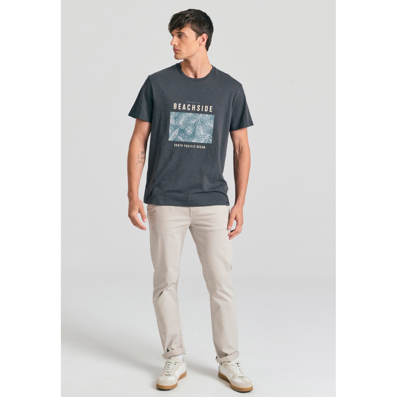 T-shirt με frame τύπωμα στο στήθος Garage 55.