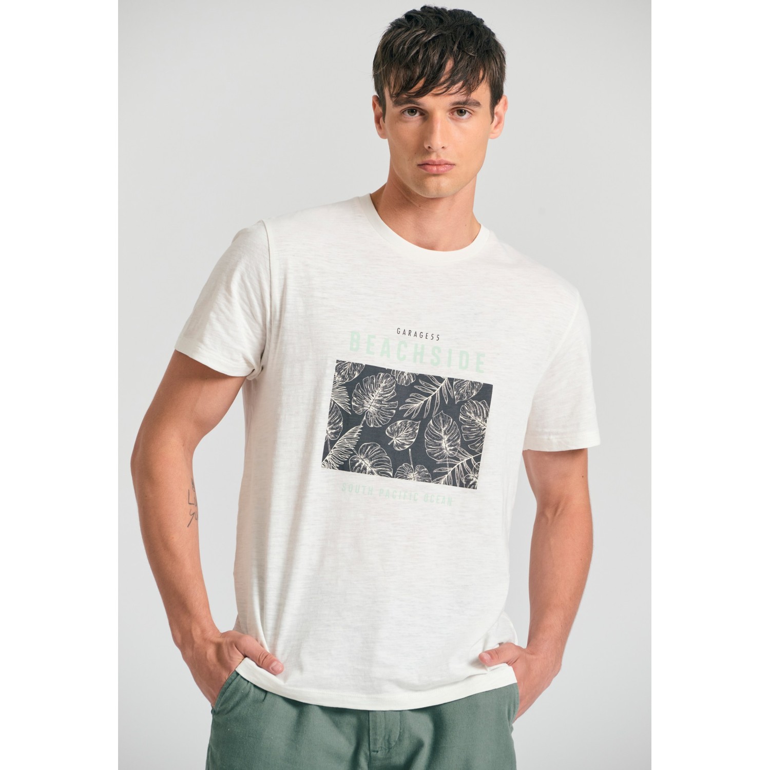 T-shirt με frame τύπωμα στο στήθος Garage 55.