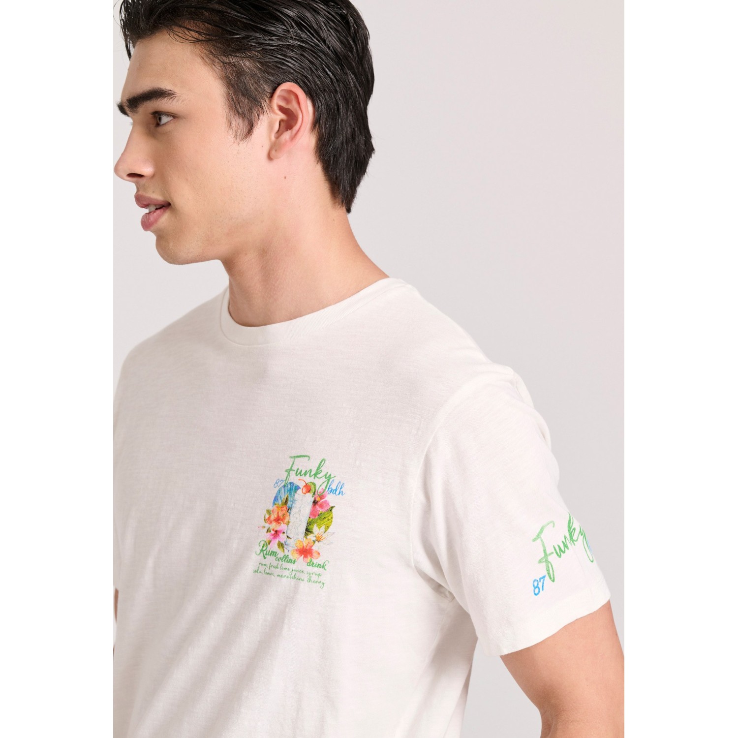 T-shirt με graphic τύπωμα στο στήθος