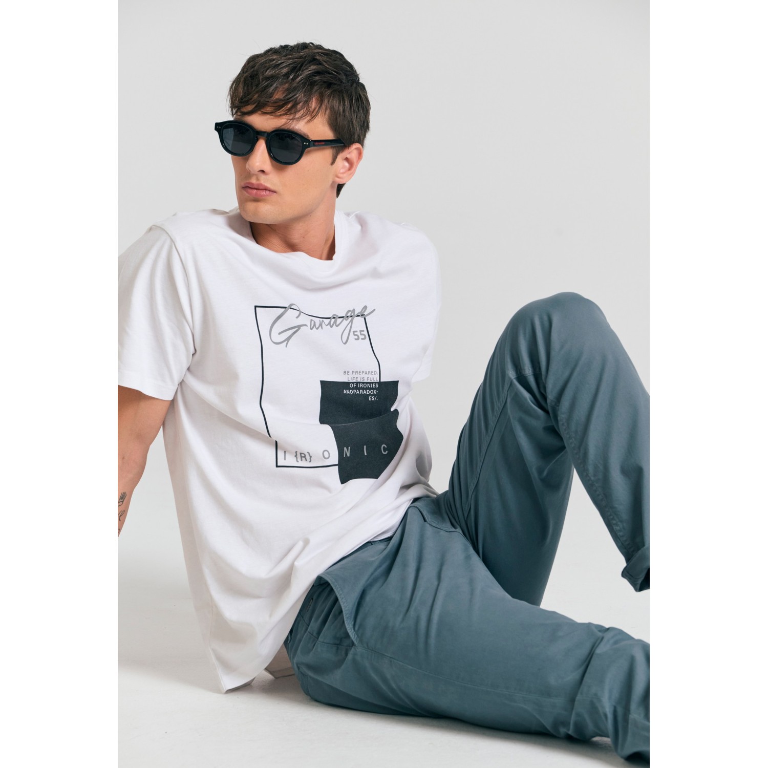 T-shirt με minimal τύπωμα Garage 55.
