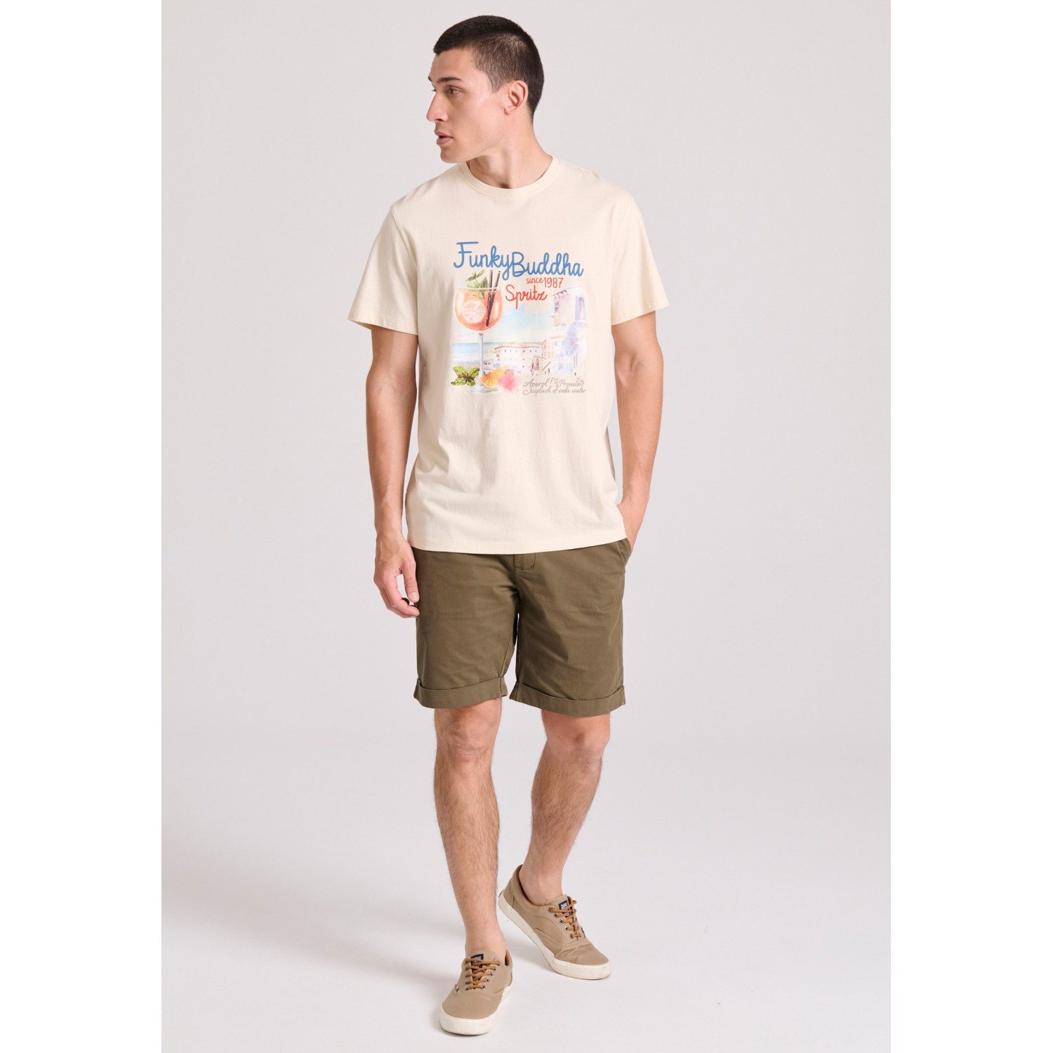 T-shirt με vintage coctail τύπωμα