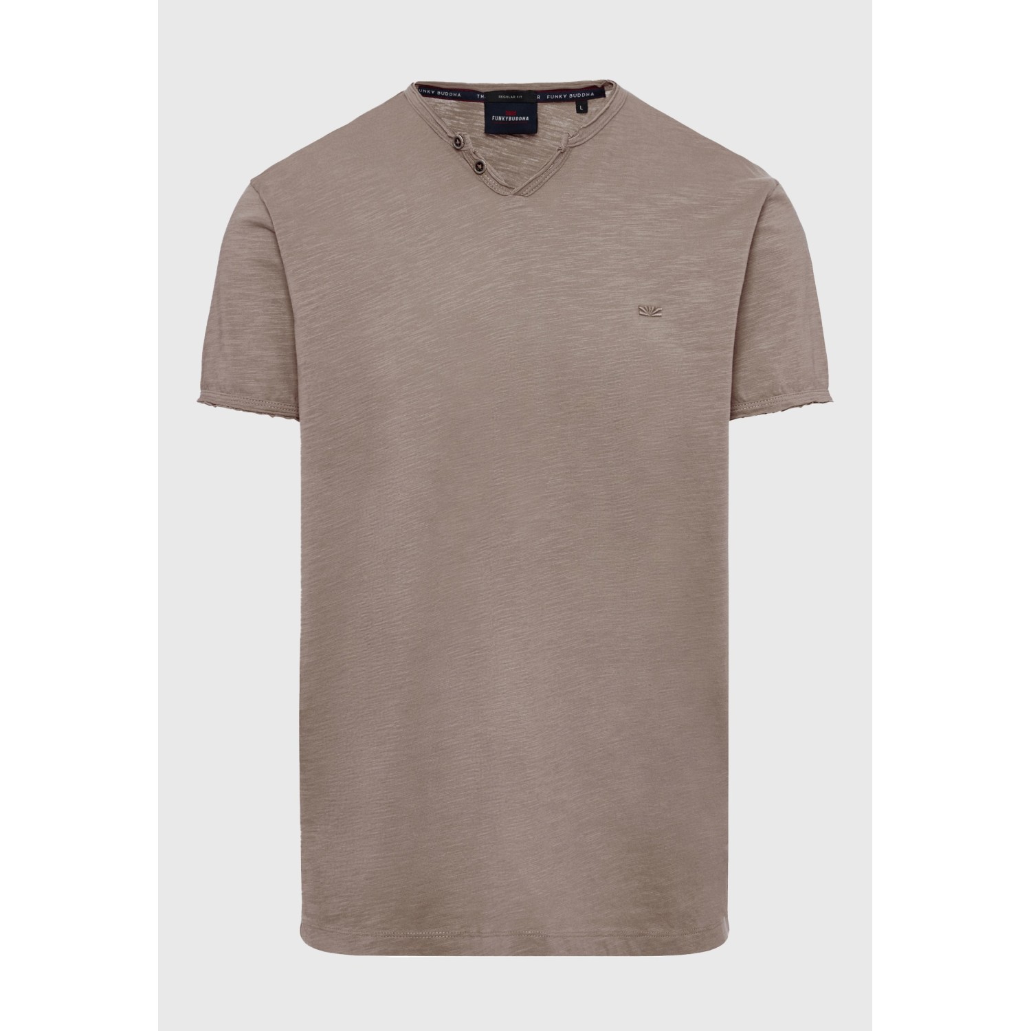 T-shirt με λαιμό henley και raw cuts - The essenti