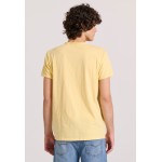 T-shirt με λαιμό henley και raw cuts - The essenti