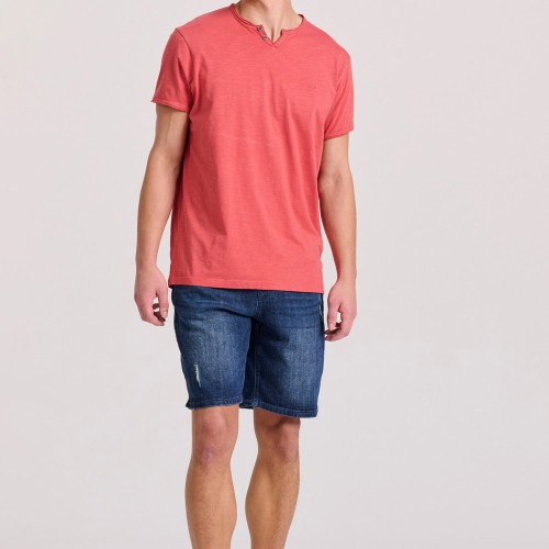 T-shirt με λαιμό henley και raw cuts - The essenti T-shirt με λαιμό henley και raw cuts - The essenti