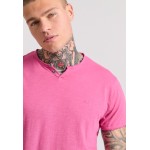 T-shirt με λαιμό henley και raw cuts - The essenti T-shirt με λαιμό henley και raw cuts - The essenti